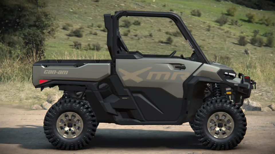 Can-Am Defender X mr with half-doors 2027 — Can-Am