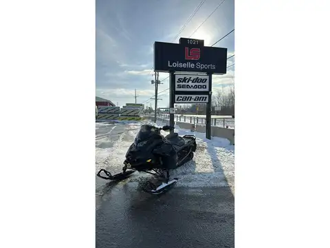Ski-Doo Renegade X-RS 900R 2024